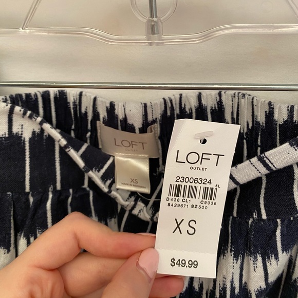Loft navy and white striped skirt size extra small - Picture 2 of 2